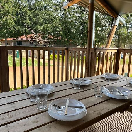 Teiraboa Base Camp Hotel Arzua Ngoại thất bức ảnh