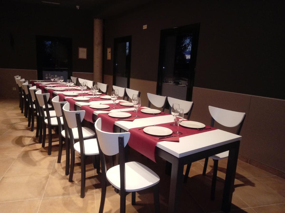 Teiraboa Base Camp Hotel Arzua Ngoại thất bức ảnh
